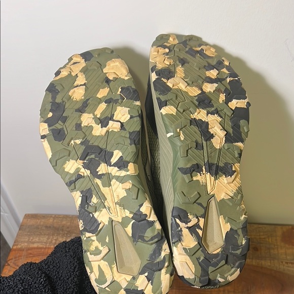 Adidas Tracefinders Men's Green Shoes, Size 13 - Picture 8 of 9